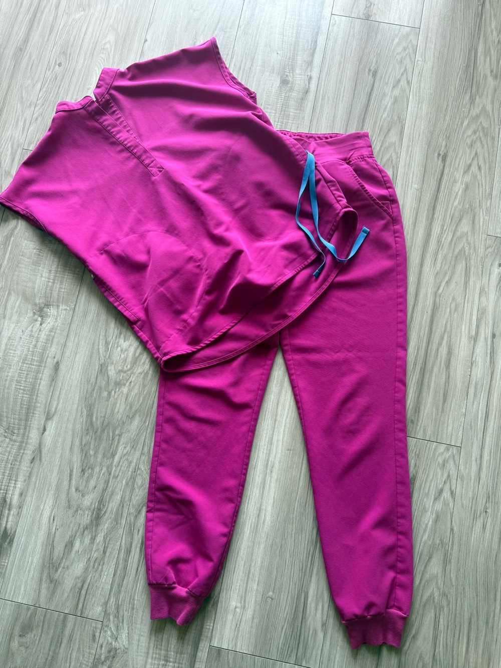 Figs scrubs set XXS top /xs High-waisted jogger